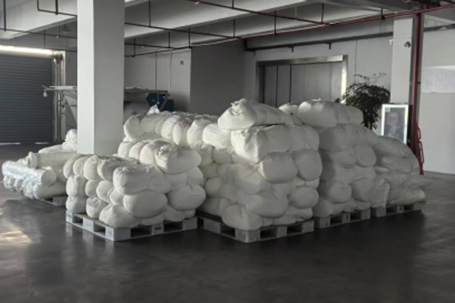 Griseo fabricae productio-cinereo fabricae transitu regio